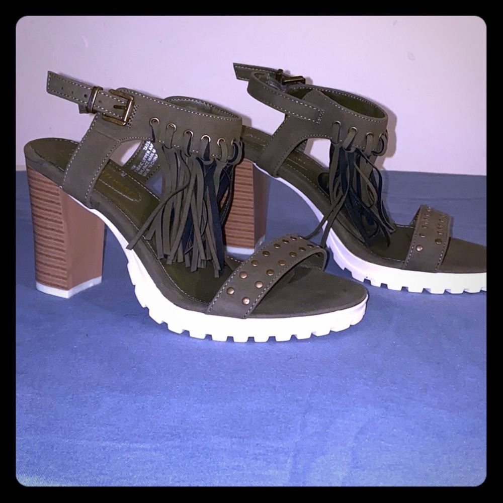 Olive tassel heels